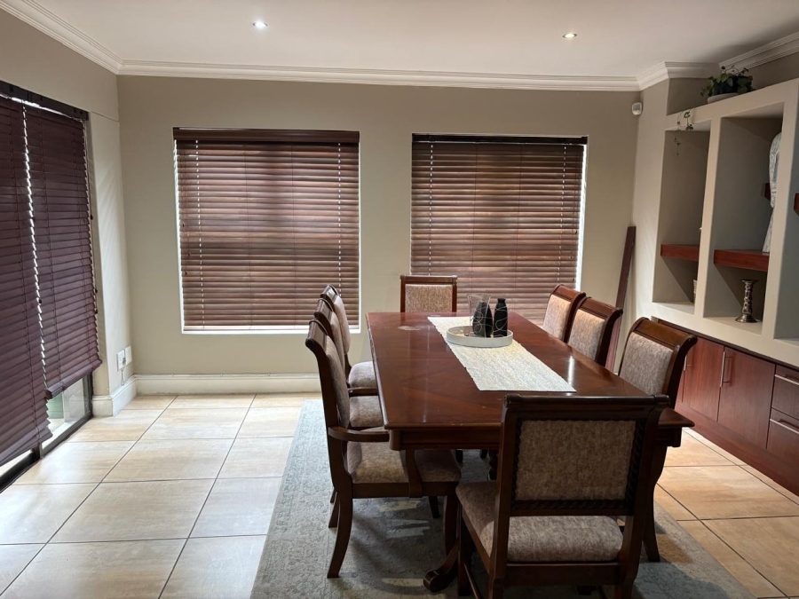 To Let 6 Bedroom Property for Rent in West Beach Western Cape